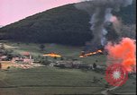 Standbild USAAF P-47s drop Napalm auf deutschen militärischen Anlagen Deutschland, 1945, aus Sekunde 25 historischem Filmmaterial Videoclip 65675059363