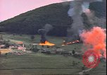 Standbild USAAF P-47s drop Napalm auf deutschen militärischen Anlagen Deutschland, 1945, aus Sekunde 30 historischem Filmmaterial Videoclip 65675059363