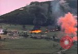 Standbild USAAF P-47s drop Napalm auf deutschen militärischen Anlagen Deutschland, 1945, aus Sekunde 40 historischem Filmmaterial Videoclip 65675059363