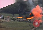 Standbild USAAF P-47s drop Napalm auf deutschen militärischen Anlagen Deutschland, 1945, aus Sekunde 45 historischem Filmmaterial Videoclip 65675059363
