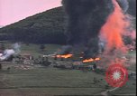 Standbild USAAF P-47s drop Napalm auf deutschen militärischen Anlagen Deutschland, 1945, aus Sekunde 57 historischem Filmmaterial Videoclip 65675059363
