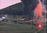 Standbild USAAF P-47s drop Napalm auf deutschen militärischen Anlagen Deutschland, 1945, aus Sekunde 58 historischem Filmmaterial Videoclip 65675059363