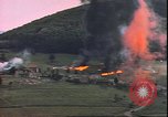 Standbild USAAF P-47s drop Napalm auf deutschen militärischen Anlagen Deutschland, 1945, aus Sekunde 61 historischem Filmmaterial Videoclip 65675059363