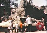 Standbild beschädigt Tiergarten Berlin Deutschland, 1945, aus Sekunde 23 historischem Filmmaterial Videoclip 65675059364