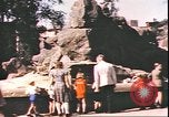 Standbild beschädigt Tiergarten Berlin Deutschland, 1945, aus Sekunde 25 historischem Filmmaterial Videoclip 65675059364