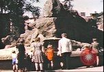 Standbild beschädigt Tiergarten Berlin Deutschland, 1945, aus Sekunde 29 historischem Filmmaterial Videoclip 65675059364