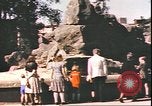 Standbild beschädigt Tiergarten Berlin Deutschland, 1945, aus Sekunde 33 historischem Filmmaterial Videoclip 65675059364