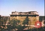 Standbild beschädigt Tiergarten Berlin Deutschland, 1945, aus Sekunde 56 historischem Filmmaterial Videoclip 65675059364