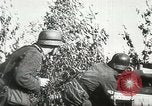 Standbild deutsche Soldaten Russland, 1944, aus Sekunde 1 historischem Filmmaterial Videoclip 65675059376