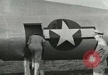 Immagine di Generale MacArthur conferisce con Admirals Kinkaid e van gancio Brisbane Australia, 1944, secondo 3 filmato di repertorio 65675059383