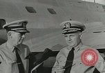 Immagine di Generale MacArthur conferisce con Admirals Kinkaid e van gancio Brisbane Australia, 1944, secondo 11 filmato di repertorio 65675059383