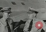 Immagine di Generale MacArthur conferisce con Admirals Kinkaid e van gancio Brisbane Australia, 1944, secondo 17 filmato di repertorio 65675059383