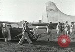 Immagine di Generale MacArthur conferisce con Admirals Kinkaid e van gancio Brisbane Australia, 1944, secondo 35 filmato di repertorio 65675059383