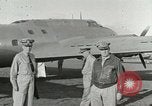 Immagine di Generale MacArthur conferisce con Admirals Kinkaid e van gancio Brisbane Australia, 1944, secondo 42 filmato di repertorio 65675059383