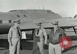 Immagine di Generale MacArthur conferisce con Admirals Kinkaid e van gancio Brisbane Australia, 1944, secondo 43 filmato di repertorio 65675059383