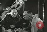 Immagine di Generale MacArthur conferisce con Admirals Kinkaid e van gancio Brisbane Australia, 1944, secondo 48 filmato di repertorio 65675059383