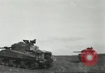 Standbild alliierten Panzer Anzio Italien, 1944, aus Sekunde 18 historischem Filmmaterial Videoclip 65675059398
