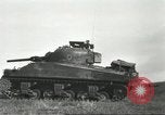 Standbild alliierten Panzer Anzio Italien, 1944, aus Sekunde 32 historischem Filmmaterial Videoclip 65675059398