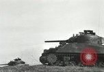 Standbild alliierten Panzer Anzio Italien, 1944, aus Sekunde 50 historischem Filmmaterial Videoclip 65675059398