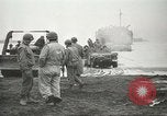 Standbild 5 Soldaten Anzio Italien, 1944, aus Sekunde 15 historischem Filmmaterial Videoclip 65675059402