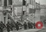 Standbild 5 Soldaten Anzio Italien, 1944, aus Sekunde 3 historischem Filmmaterial Videoclip 65675059403