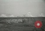 Standbild 5 Soldaten Anzio Italien, 1944, aus Sekunde 31 historischem Filmmaterial Videoclip 65675059403