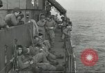 Standbild Alliierter Fallschirmjäger Mittelmeer, 1944, aus Sekunde 14 historischem Filmmaterial Videoclip 65675059416