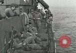 Standbild Alliierter Fallschirmjäger Mittelmeer, 1944, aus Sekunde 15 historischem Filmmaterial Videoclip 65675059416