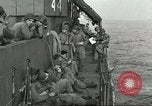 Standbild Alliierter Fallschirmjäger Mittelmeer, 1944, aus Sekunde 19 historischem Filmmaterial Videoclip 65675059416