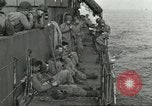 Standbild Alliierter Fallschirmjäger Mittelmeer, 1944, aus Sekunde 26 historischem Filmmaterial Videoclip 65675059416