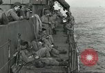 Standbild Alliierter Fallschirmjäger Mittelmeer, 1944, aus Sekunde 28 historischem Filmmaterial Videoclip 65675059416