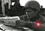 Standbild Alliierter Fallschirmjäger Mittelmeer, 1944, aus Sekunde 30 historischem Filmmaterial Videoclip 65675059416