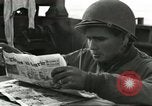 Standbild Alliierter Fallschirmjäger Mittelmeer, 1944, aus Sekunde 32 historischem Filmmaterial Videoclip 65675059416