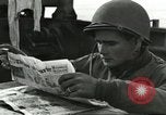 Standbild Alliierter Fallschirmjäger Mittelmeer, 1944, aus Sekunde 34 historischem Filmmaterial Videoclip 65675059416