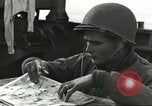 Standbild Alliierter Fallschirmjäger Mittelmeer, 1944, aus Sekunde 37 historischem Filmmaterial Videoclip 65675059416