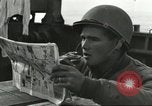 Standbild Alliierter Fallschirmjäger Mittelmeer, 1944, aus Sekunde 41 historischem Filmmaterial Videoclip 65675059416