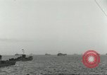 Standbild Alliierter Fallschirmjäger Mittelmeer, 1944, aus Sekunde 56 historischem Filmmaterial Videoclip 65675059416