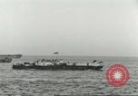 Standbild Alliierter Fallschirmjäger Mittelmeer, 1944, aus Sekunde 57 historischem Filmmaterial Videoclip 65675059416