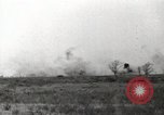 Standbild Alliierte Artilleriefeuer Anzio Italien, 1944, aus Sekunde 35 historischem Filmmaterial Videoclip 65675059417
