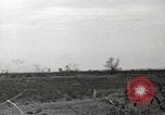 Standbild Alliierte Artilleriefeuer Anzio Italien, 1944, aus Sekunde 61 historischem Filmmaterial Videoclip 65675059417
