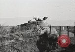 Standbild M4 Tanks Anzio Italien, 1944, aus Sekunde 9 historischem Filmmaterial Videoclip 65675059419