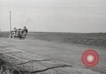 Standbild M4 Tanks Anzio Italien, 1944, aus Sekunde 13 historischem Filmmaterial Videoclip 65675059419