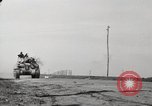 Standbild M4 Tanks Anzio Italien, 1944, aus Sekunde 22 historischem Filmmaterial Videoclip 65675059419