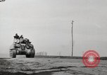 Standbild M4 Tanks Anzio Italien, 1944, aus Sekunde 23 historischem Filmmaterial Videoclip 65675059419