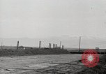 Standbild M4 Tanks Anzio Italien, 1944, aus Sekunde 34 historischem Filmmaterial Videoclip 65675059419