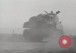Standbild M4 Tanks Anzio Italien, 1944, aus Sekunde 36 historischem Filmmaterial Videoclip 65675059419