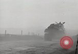 Standbild M4 Tanks Anzio Italien, 1944, aus Sekunde 37 historischem Filmmaterial Videoclip 65675059419