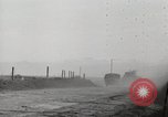 Standbild M4 Tanks Anzio Italien, 1944, aus Sekunde 41 historischem Filmmaterial Videoclip 65675059419