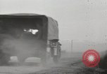 Standbild M4 Tanks Anzio Italien, 1944, aus Sekunde 44 historischem Filmmaterial Videoclip 65675059419