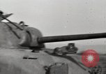 Standbild M4 Tanks Anzio Italien, 1944, aus Sekunde 57 historischem Filmmaterial Videoclip 65675059419